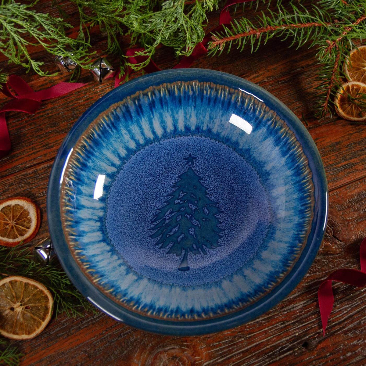 Small Georgetown Bowl, Chattered Blue Christmas Tree