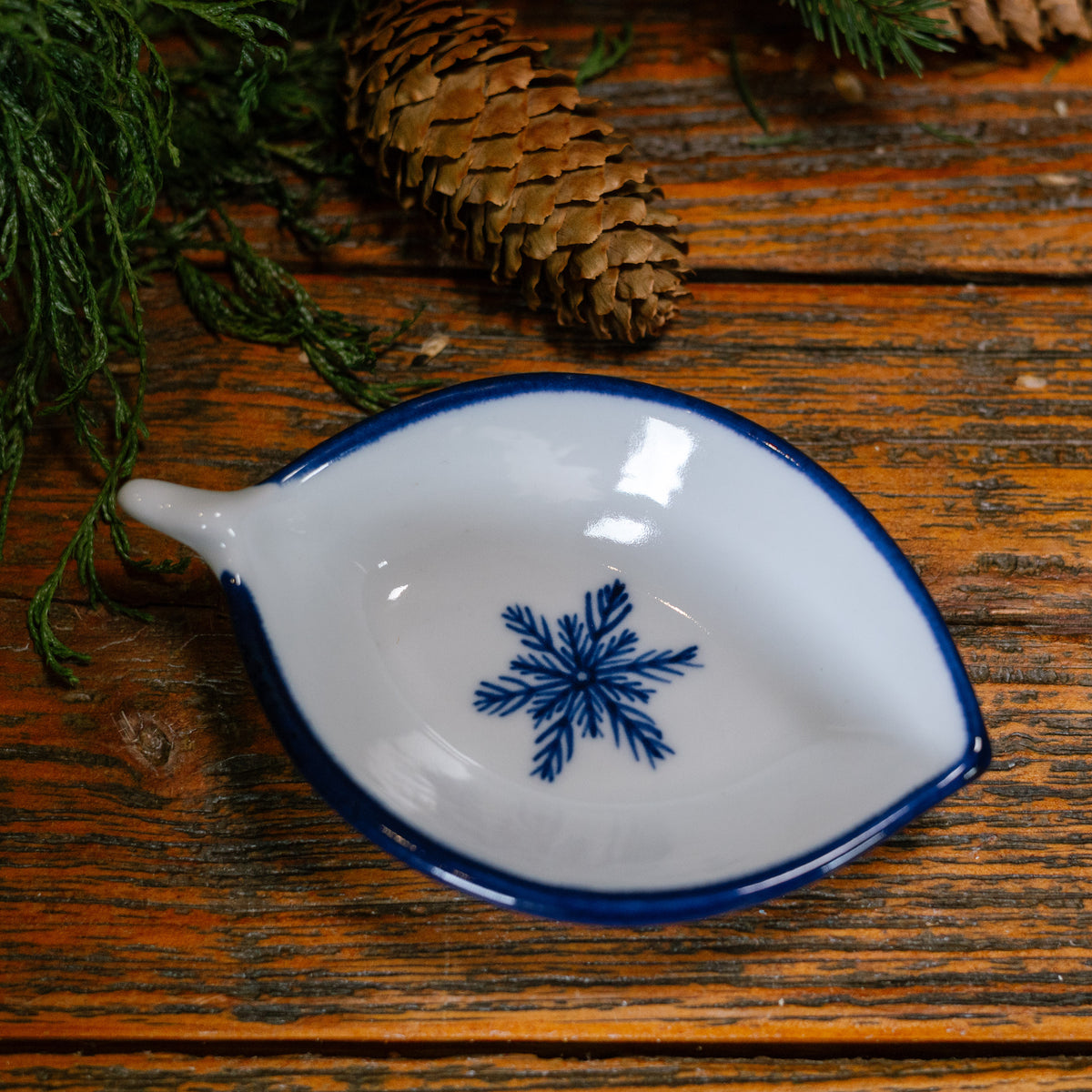 Leaf Dish, Nordic Snowflake