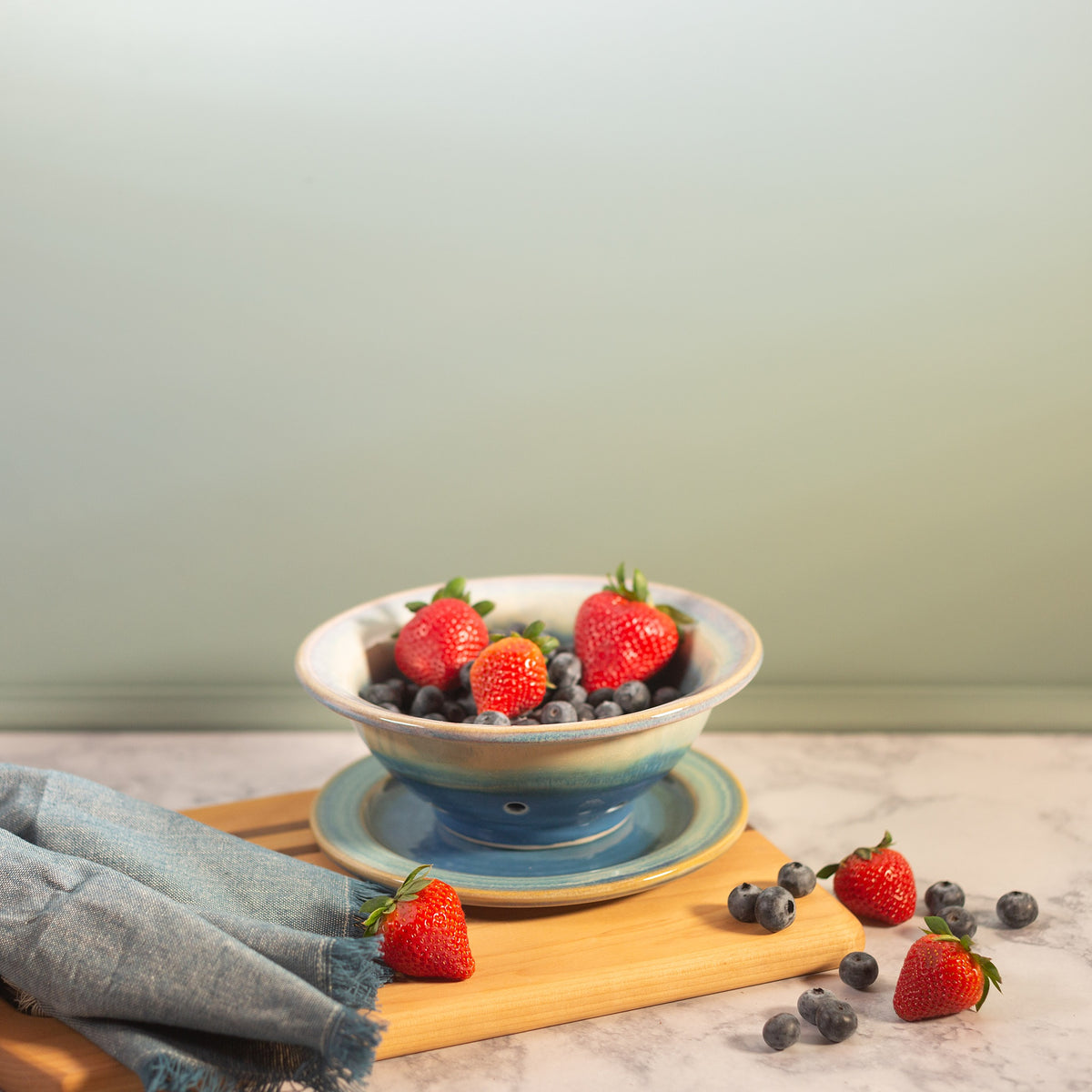 Berry Bowl with Plate