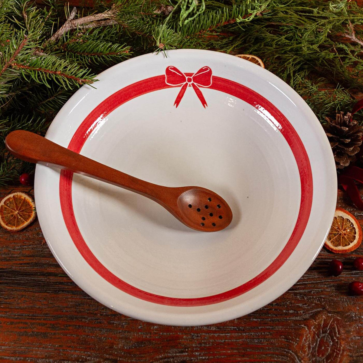 Large Georgetown Bowl, Brushwork Christmas Bow