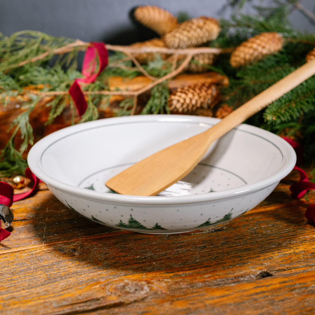 Small Georgetown Bowl, Brushwork Snowman